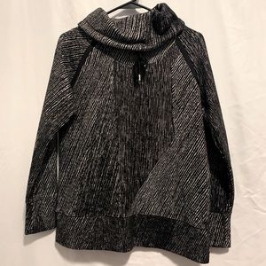 Kirkland Signature Black and White Sweatshirt S